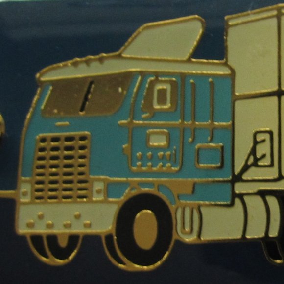 Trucker Keychain - Picture 3 of 12